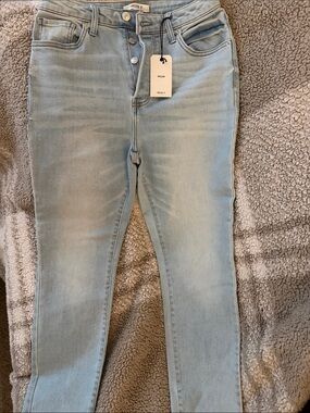 Forever 21 Light Wash Jeans - high rise relaxed fit tapered leg size 28 waist